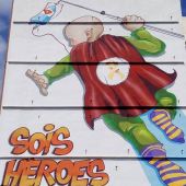'Sois héroes': el esperanzador mural que ven los niños con cáncer desde su ventana en un hospital de Valencia