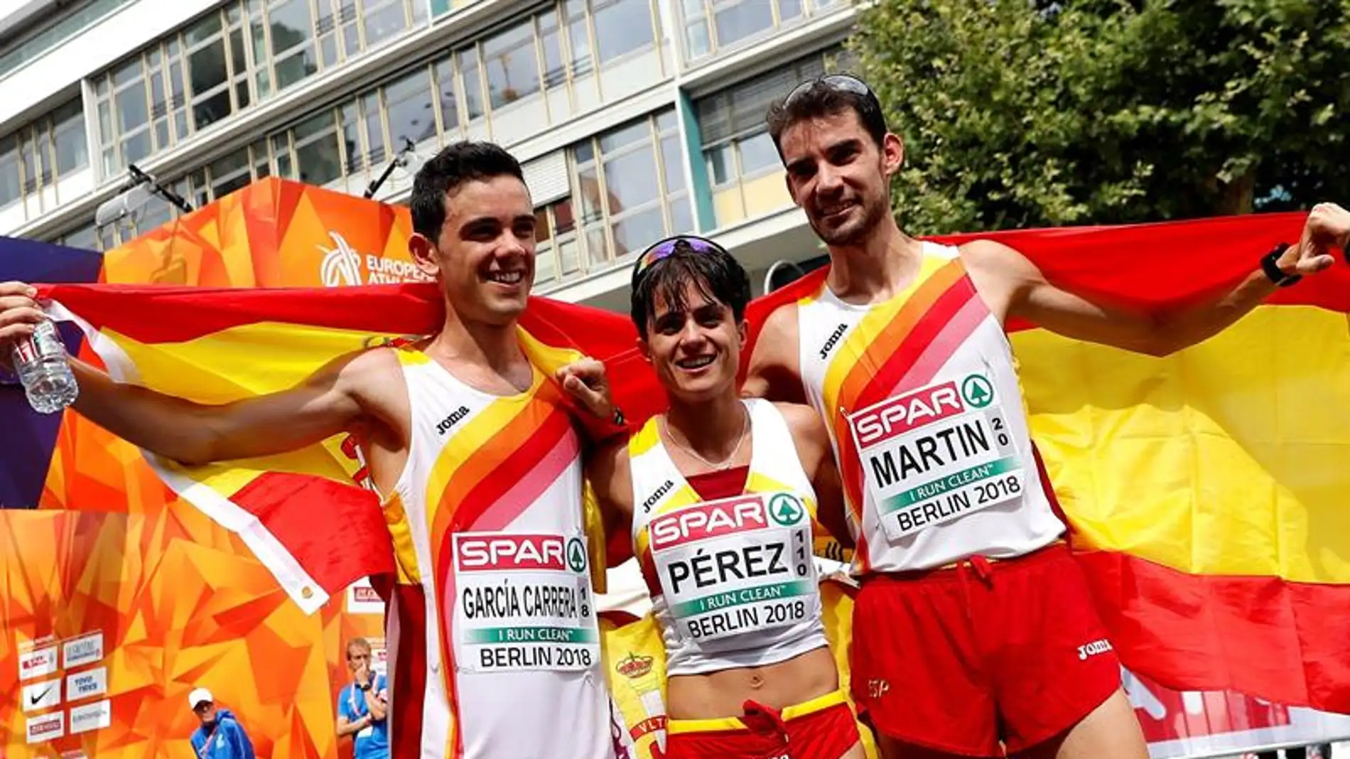  El extremeño Álvaro Martín y la andaluza María Pérez regalaron a España un doblete de oro histórico en los 20 km marcha de los campeonatos de Europa. 