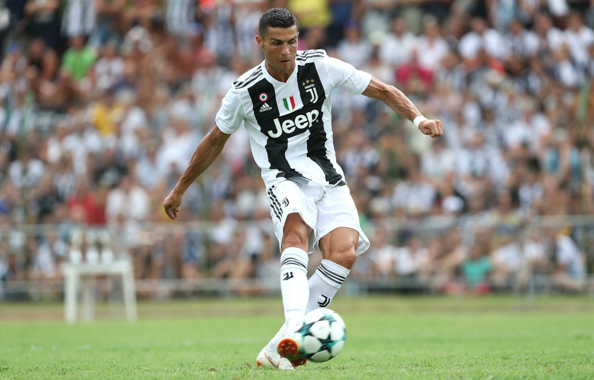 Cristiano Ronaldo debuta con el Juventus y marca su primer gol Cristiano Ronaldo debuta con el Juventus y marca su primer gol
