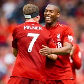 Jugadores del Liverpool celebran un gol