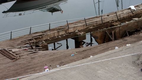 El desplome de una pasarela de madera durante una de las actuaciones del festival de deporte y cultura urbana 'O Marisqui&ntilde;o'