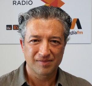 El escritor Alberto Zurrón en Onda Cero El escritor Alberto Zurrón en Onda Cero