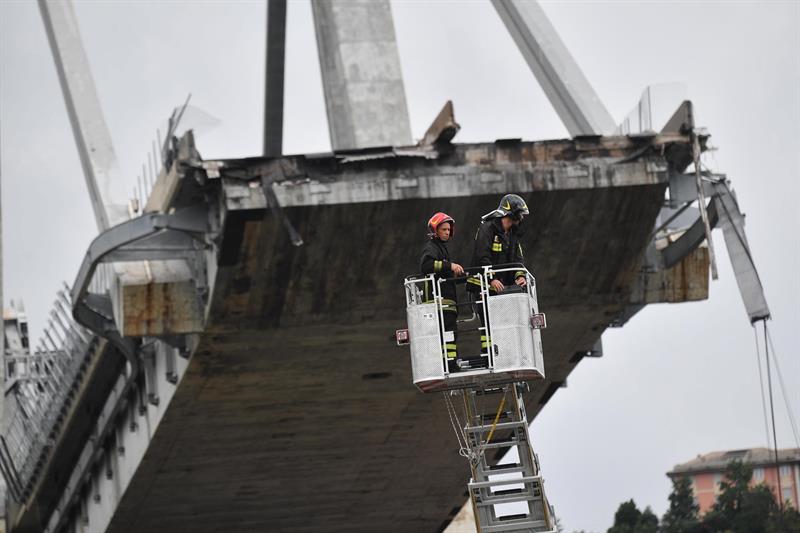 La Policía rebaja a 38 la cifra de fallecidos por el desplome del puente de Génova La Policía rebaja a 38 la cifra de fallecidos por el desplome del puente de Génova