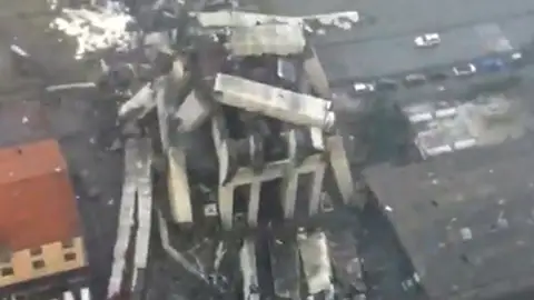 Vista aérea del derrumbe de un viaducto en Génova Vista aérea del derrumbe de un viaducto en Génova