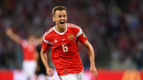 Denis Cheryshev jugando con la selecci&oacute;n de Rusia