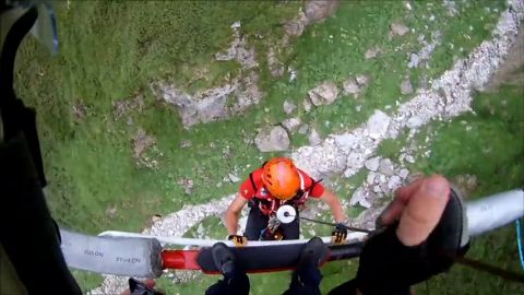 Rescatan en los Picos de Europa a un ni&ntilde;o de 10 a&ntilde;os y a una mujer que cay&oacute; desde una altura de 5 metros por una ladera 