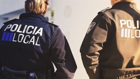 Imagen de archivo de agentes de la Polic&iacute;a Local de Ibiza