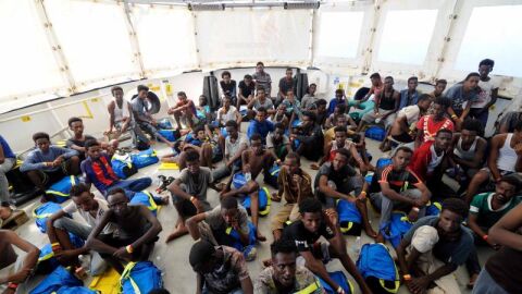 Varios inmigrantes rescatados del Aquarius