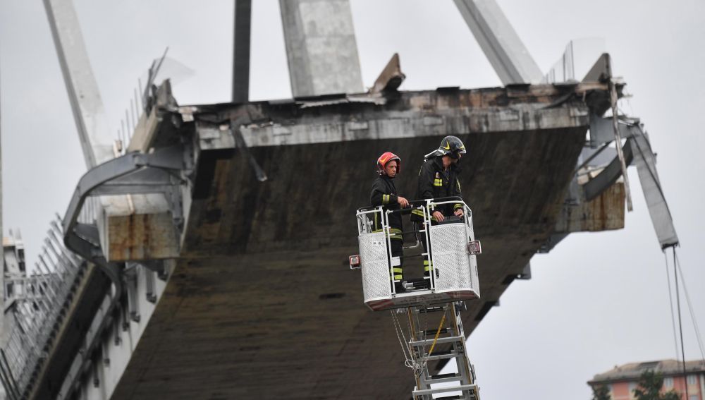 Antena 3 Noticias 1 (15-08-18) Ascienden a 39 los fallecidos en el derrumbe del viaducto en Génova