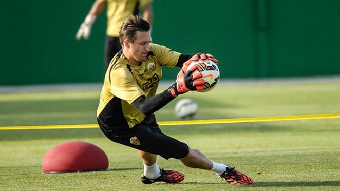 Cordero y Pacheta intentan convencer a Tyton para que regrese al Elche Cordero y Pacheta intentan convencer a Tyton para que regrese al Elche
