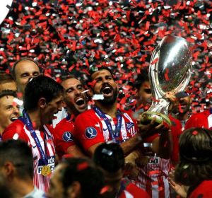 El Atlético de Madrid celebra el título de la Supercopa de Europa El Atlético de Madrid celebra el título de la Supercopa de Europa