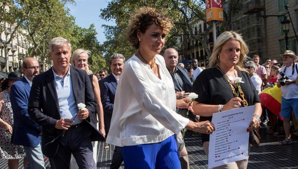 Dolors Montserrat en el homenaje a las víctimas de Barcelona y Cambrils