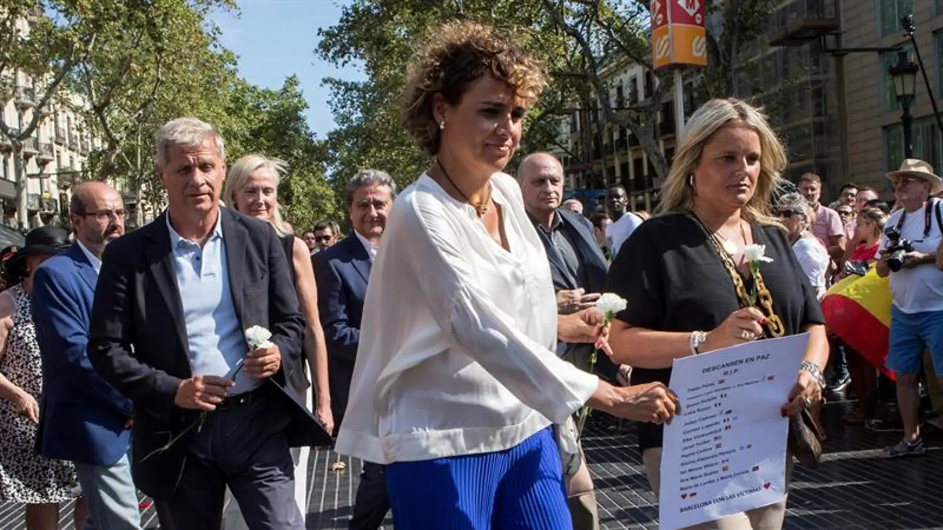 Dolors Montserrat en el homenaje a las víctimas de Barcelona y Cambrils