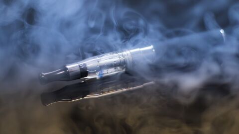 Los cigarrillos electr&oacute;nicos podr&iacute;an ser m&aacute;s da&ntilde;inos de lo que se cree 