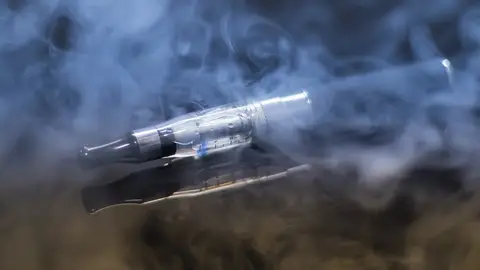 Los cigarrillos electrónicos podrían ser más dañinos de lo que se cree Los cigarrillos electrónicos podrían ser más dañinos de lo que se cree