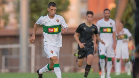 Nando Quesada vistiendo de franjiverde en el primer amistoso de la pretemporada.