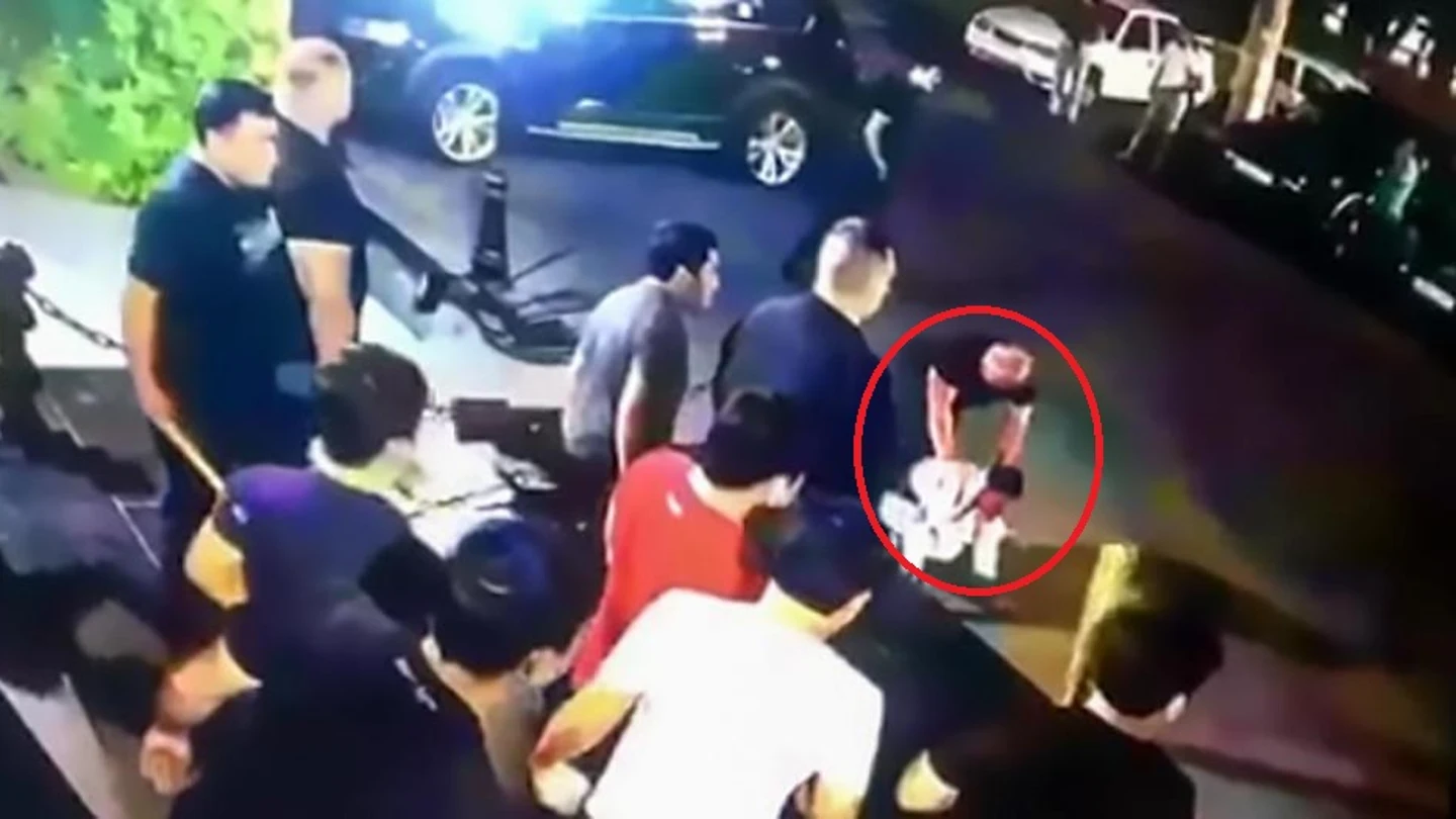 Matan a golpes en plena calle a Jamshid Kenzhayev, campeón de MMA y lucha libre Matan a golpes en plena calle a Jamshid Kenzhayev, campeón de MMA y lucha libre