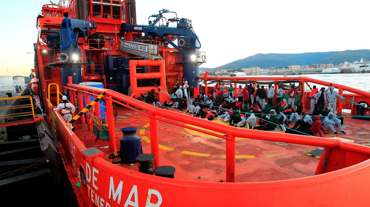 Rescatados 338 inmigrantes en la zona de Alborán y el Estrecho de Gibraltar Rescatados 338 inmigrantes en la zona de Alborán y el Estrecho de Gibraltar