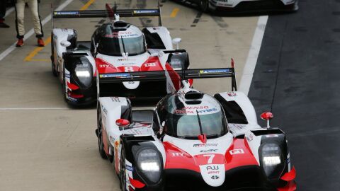Los dos Toyota, en Silverstone