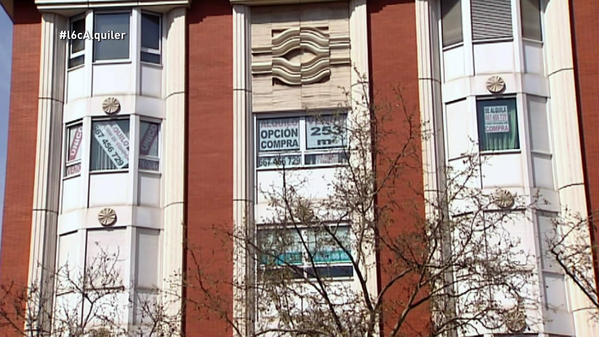 1 de cada 3 llars destina més de la meitat dels seus ingressos al lloguer 1 de cada 3 llars destina més de la meitat dels seus ingressos al lloguer