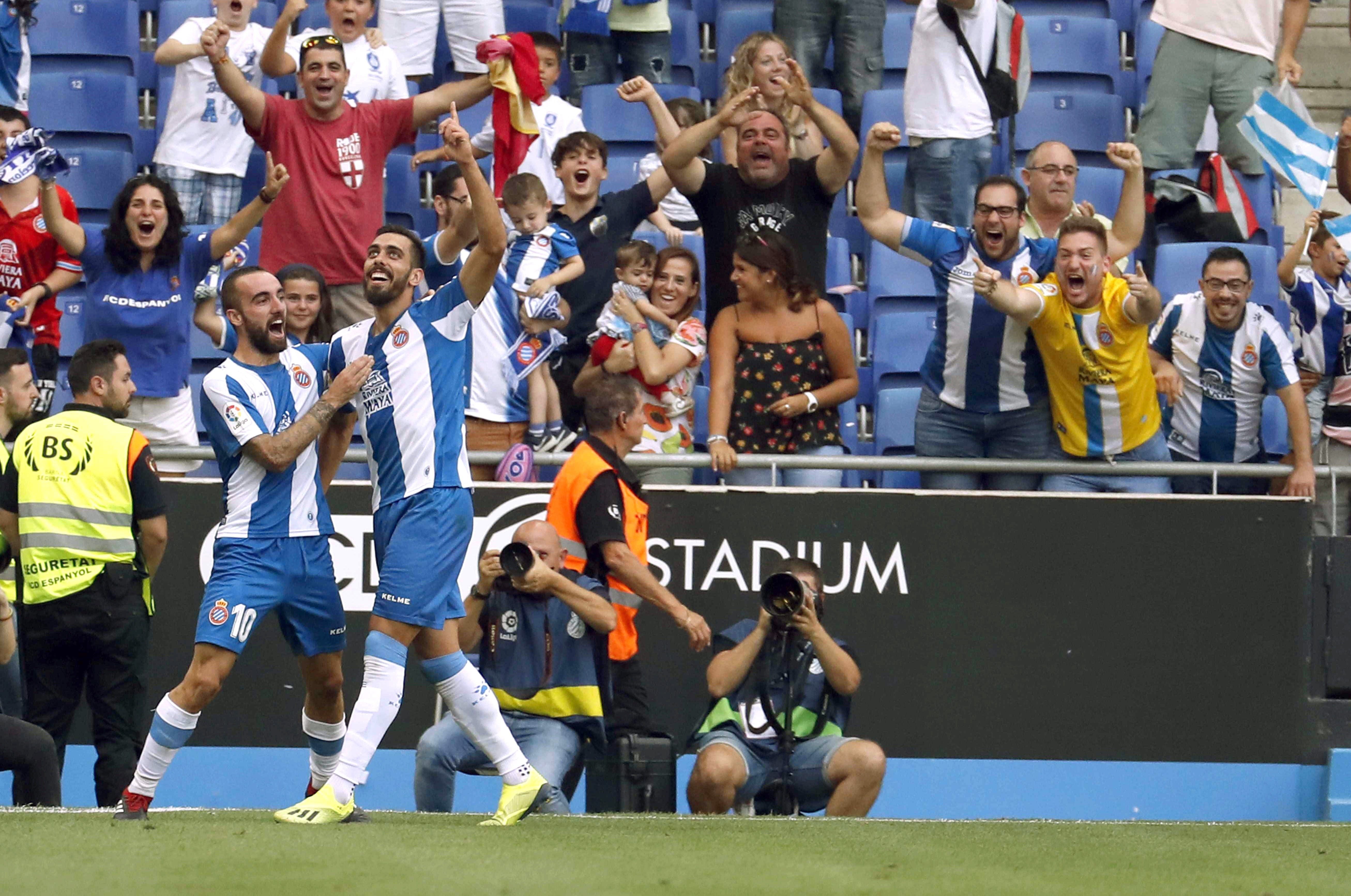 Bastón y Sobrino dan la victoria al Eibar frente al Espanyol Bastón y Sobrino dan la victoria al Eibar frente al Espanyol
