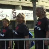 Miles de fans despiden a Aretha Franklin en su capilla ardiente en Detroit