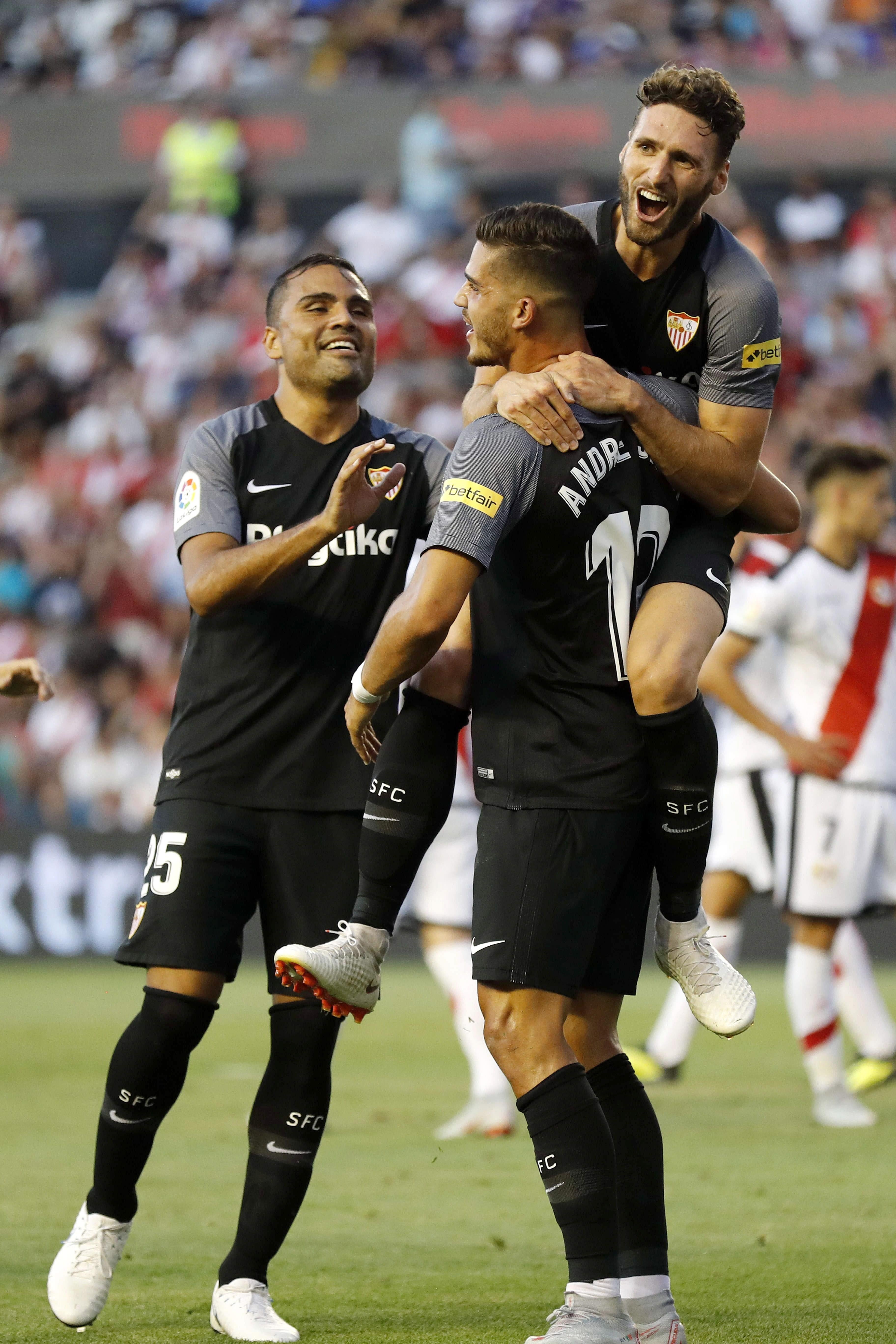 Sigue en directo en Radioestadio el Levante - Sevilla Sigue en directo en Radioestadio el Levante - Sevilla