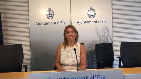 Teresa Maci&aacute;, concejala de Bienstar Social, presenta los talleres de los centro sociales