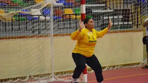 Susi Sánchez, portera del Elche Mustang, durante la final de la Copa Generalitat Valenciana. BALONMANO