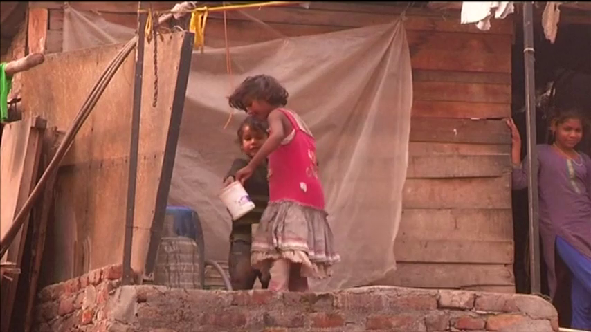 Una pareja de Zaragoza rechaza a una niña india en adopción porque no tenía la edad que les dijeron Una pareja de Zaragoza rechaza a una niña india en adopción porque no tenía la edad que les dijeron