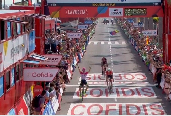 Vuelve a escuchar le final de la quinta etapa narrada por Javier Ares Vuelve a escuchar le final de la quinta etapa narrada por Javier Ares