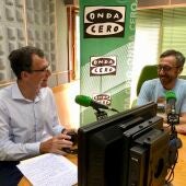 José Ballesta, alcalde de Murcia con el periodista Julián Vigara