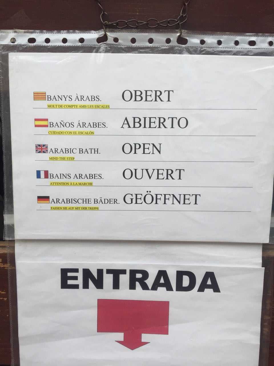 Cs Elche acusa al tripartito de usar la bandera catalana en el cartel de horario de los Baños Árabes y la edil de Cultura dice que el cartel está así desde hace “más de 5 años” Cs Elche acusa al tripartito de usar la bandera catalana en el cartel de horario de los Baños Árabes y la edil de Cultura dice que el cartel está así desde hace “más de 5 años”