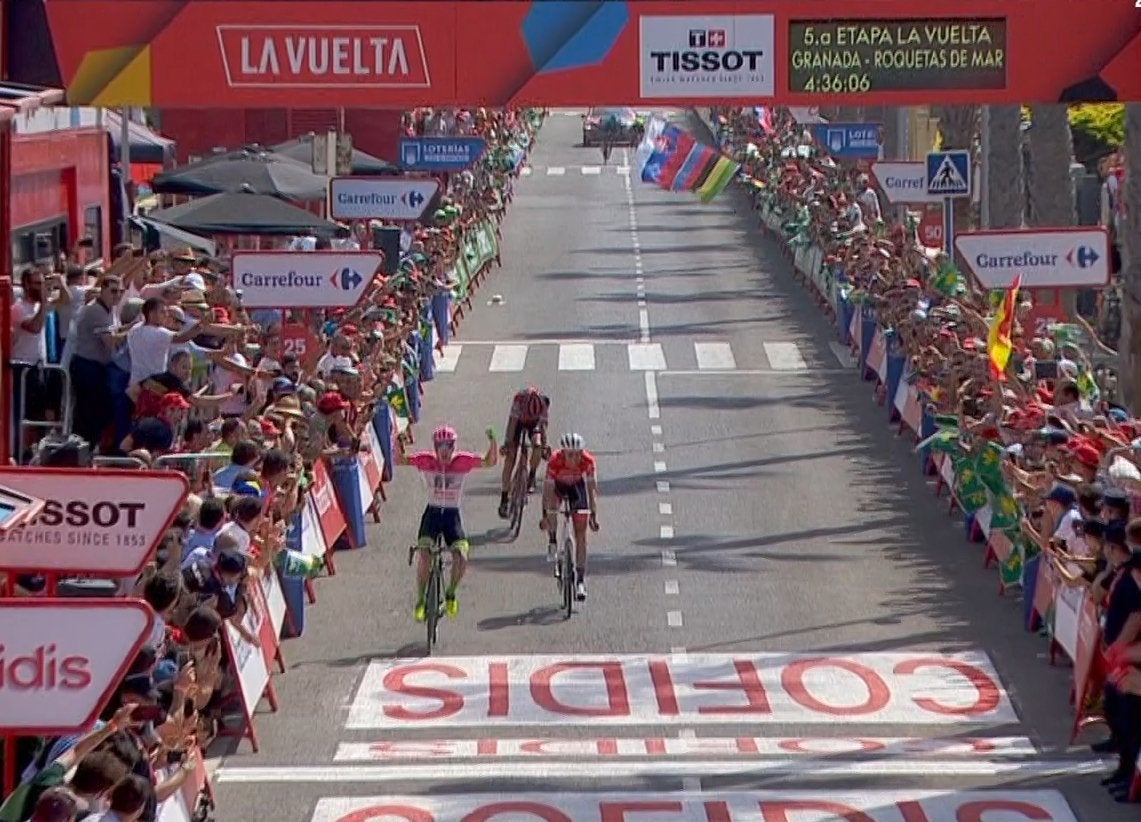 Simon Clarke gana en Roquetas de Mar con Molard como nuevo maillot rojo Simon Clarke gana en Roquetas de Mar con Molard como nuevo maillot rojo