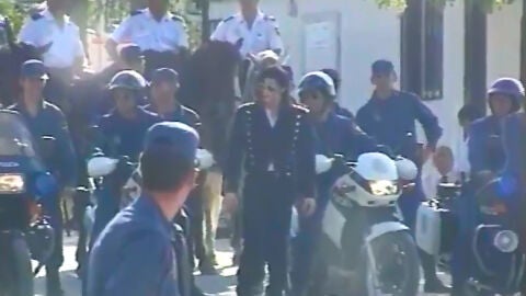 Michael Jackson en un momento del v&iacute;deo publicado por la Polic&iacute;a Nacional