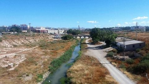 El r&iacute;o Vinalop&oacute; a su paso por el &aacute;rea del puente de Barrachina de Elche.