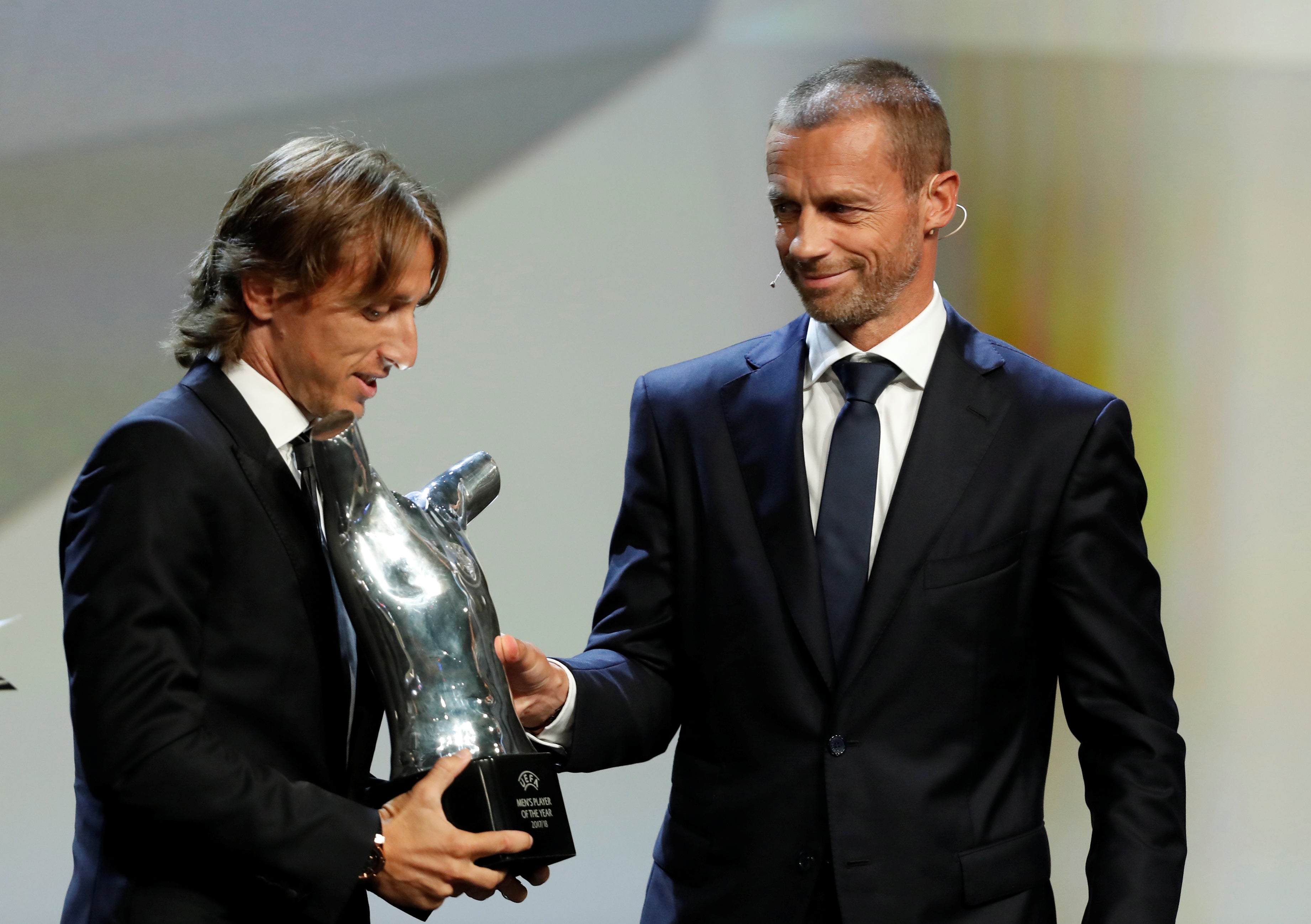El debate de los jueves: ¿Te parece justa la elección de Luka Modric como mejor jugador del año por la UEFA? El debate de los jueves: ¿Te parece justa la elección de Luka Modric como mejor jugador del año por la UEFA?