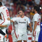 Los jugadores del Sevilla celebran uno de los goles contra el Sigma Olomouc