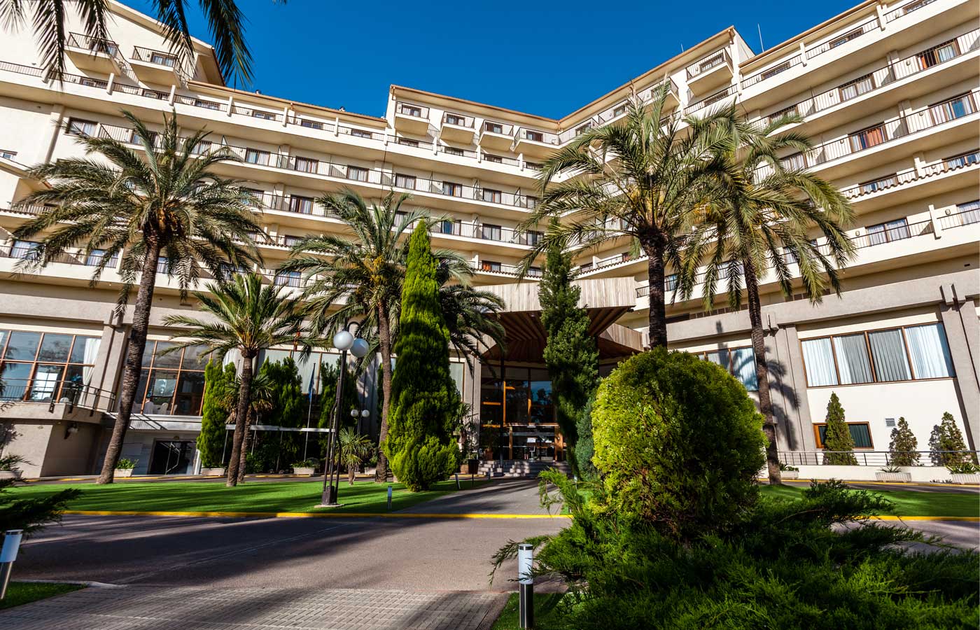 Una persona sigue ingresada en el Hospital General de Castellón tras el brote de gastroenteritis provocado en el Hotel Orange de Benicàssim Una persona sigue ingresada en el Hospital General de Castellón tras el brote de gastroenteritis provocado en el Hotel Orange de Benicàssim