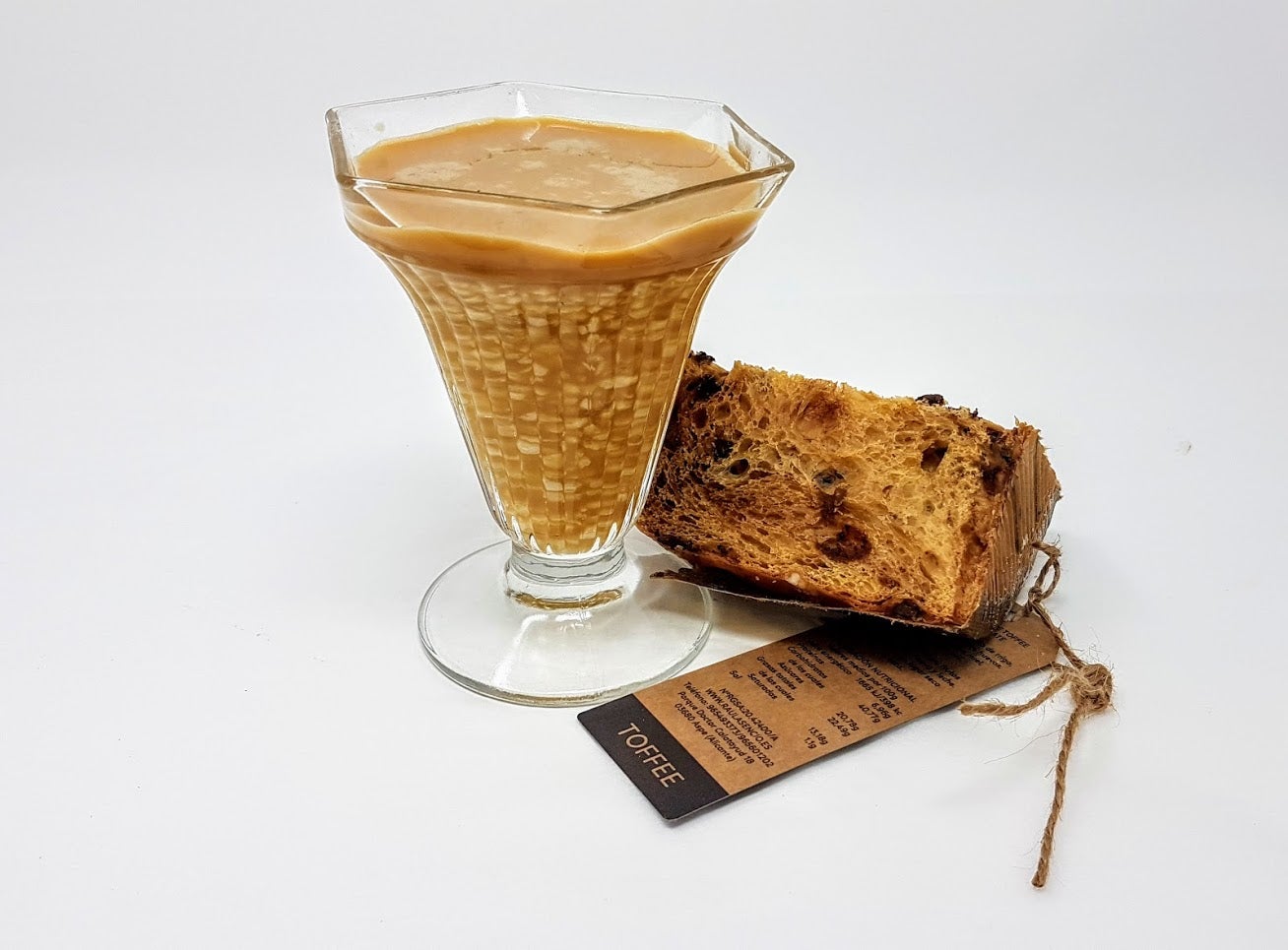 Helado de dátil con caramelo o sorbete de granada mollar, en Pastelerias Raul Asencio Helado de dátil con caramelo o sorbete de granada mollar, en Pastelerias Raul Asencio