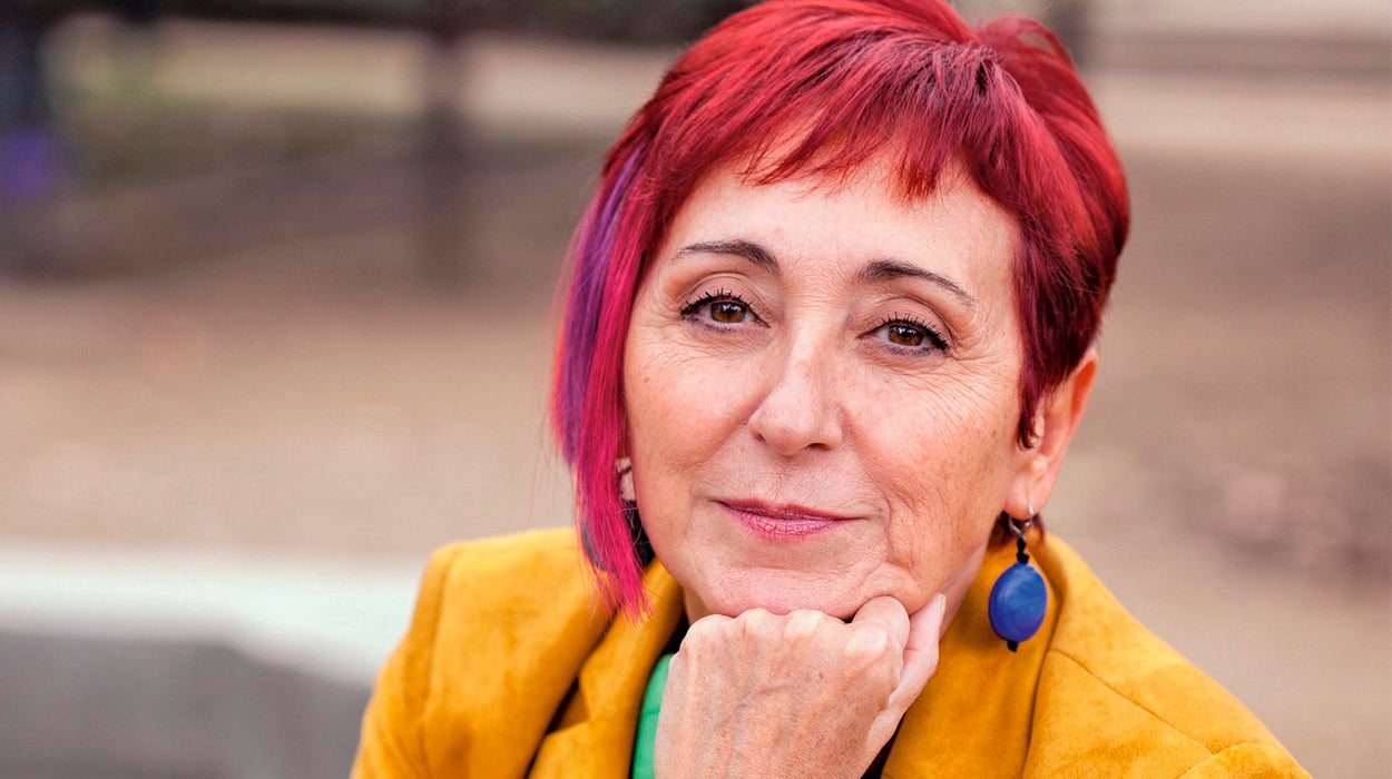 "Me gustan las tramas que unen pasado y presente porque lo que somos es consecuencia de lo que nos sucedió" "Me gustan las tramas que unen pasado y presente porque lo que somos es consecuencia de lo que nos sucedió"