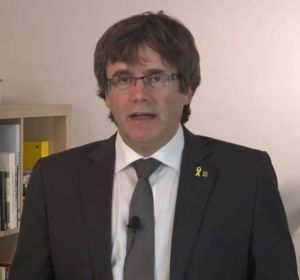 Noticias de la mañana (30-08-18) Puigdemont hace un llamamiento a la serenidad y a "no escalar un conflicto de los lazos" Noticias de la mañana (30-08-18) Puigdemont hace un llamamiento a la serenidad y a "no escalar un conflicto de los lazos"