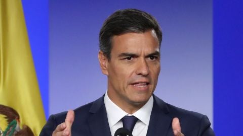 El presidente del Gobierno espa&ntilde;ol, Pedro S&aacute;nchez, durante la rueda de prensa tras su reuni&oacute;n con el presidente de Colombia.