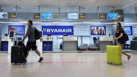 Mostradores de la aerol&iacute;nea Ryanair
