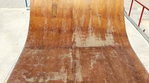 Estado de la pista del Skate Park de El Altet un mes despu&eacute;s de su inauguraci&oacute;n