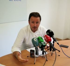 Pablo Ruz compareciendo en rueda de prensa en la sede del Partido Popular. Pablo Ruz compareciendo en rueda de prensa en la sede del Partido Popular.