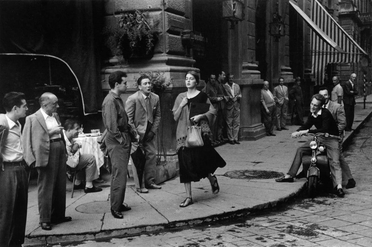 Mujeres desconocidas: La historia tras la imagen de "la chica americana en italia" Mujeres desconocidas: La historia tras la imagen de "la chica americana en italia"