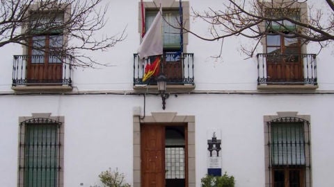 El Ayuntamiento de Fern&aacute;n Caballero ha decretado luto oficial