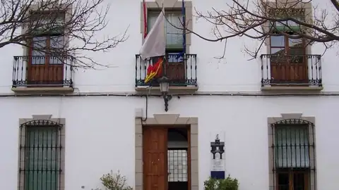 El Ayuntamiento de Fernán Caballero ha decretado luto oficial El Ayuntamiento de Fernán Caballero ha decretado luto oficial