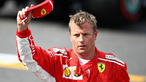Kimi Raikkonen saluda